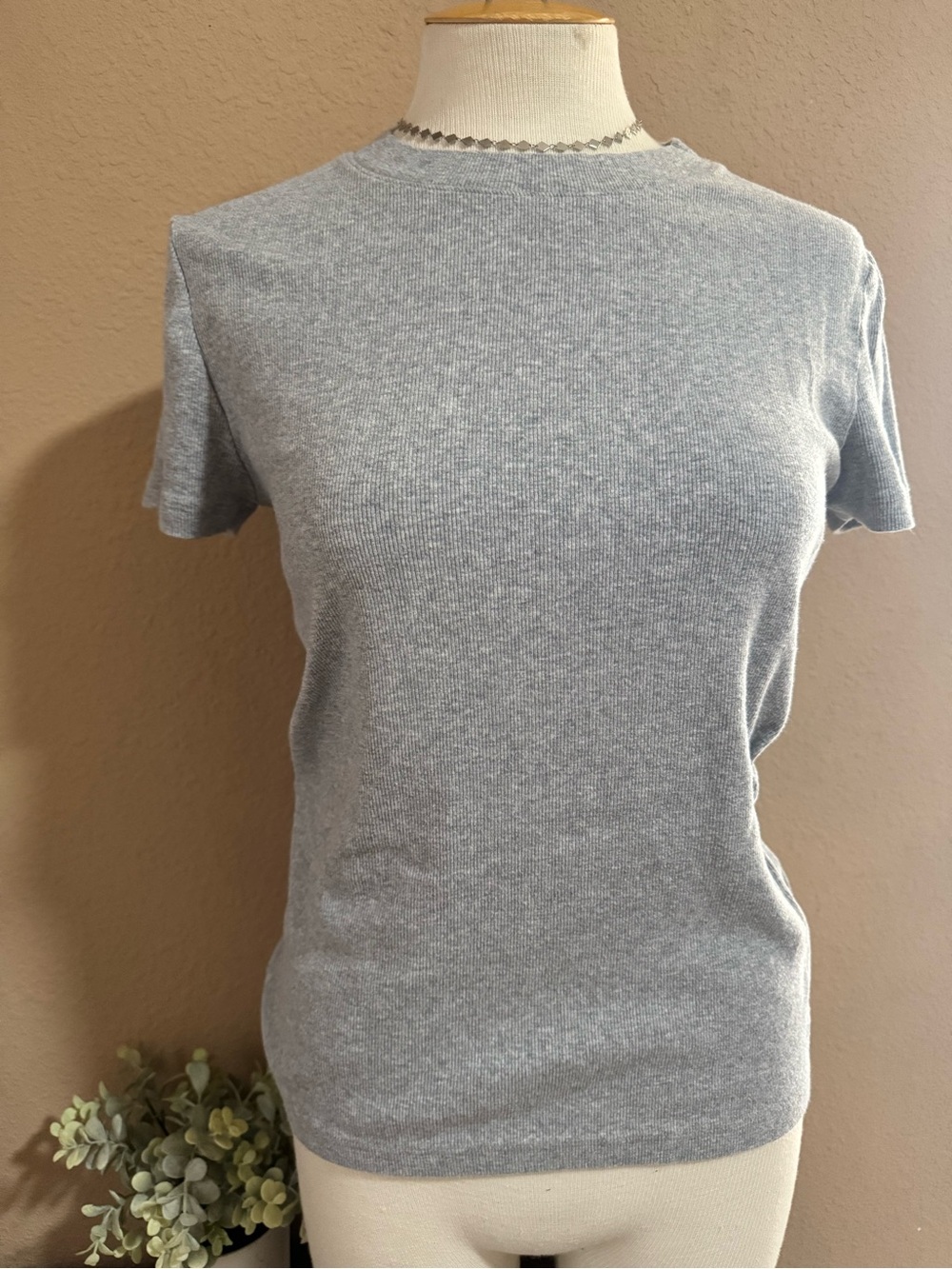 Banana Republic Heather Gray Short Sleeve Knit Top